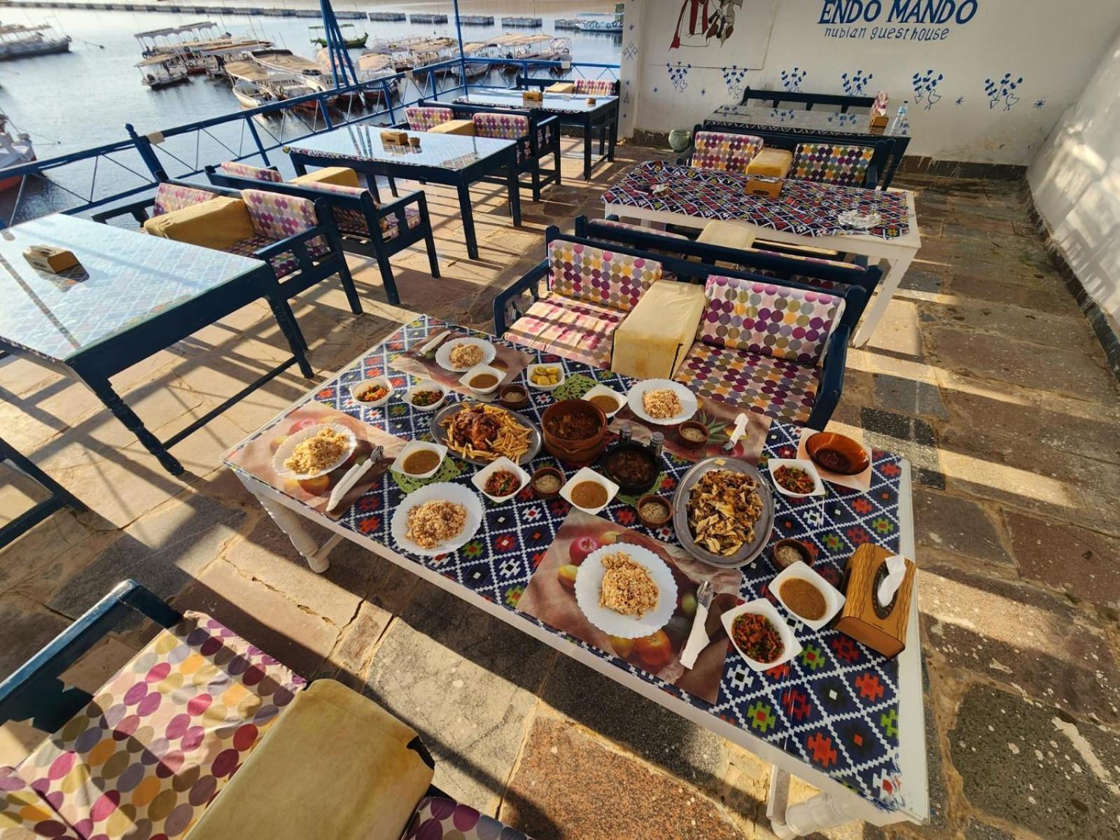 Endo Mando Hotel Асуан Екстериор снимка